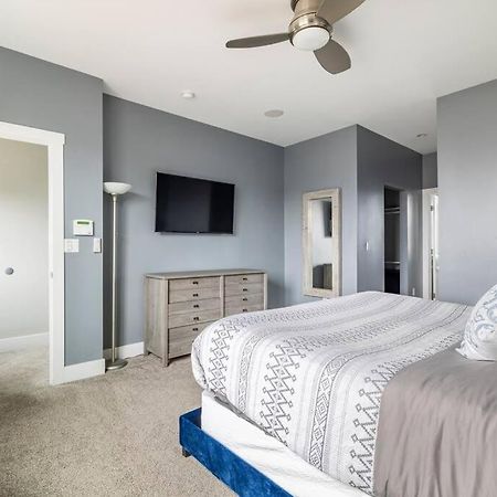 4 Bedroom 3 Bath Sleeps 10 Pet Friendly Private Backyard, 2 Car Garage, City Views, Close To All Stadiums And Casino Pittsburgh Eksteriør bilde
