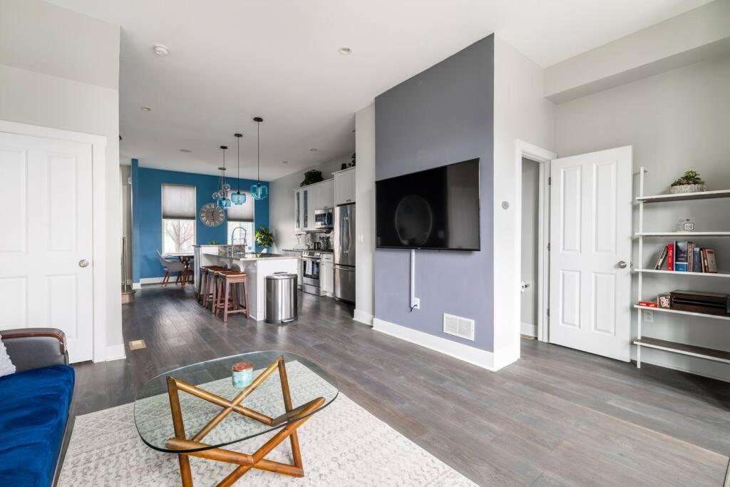 4 Bedroom 3 Bath Sleeps 10 Pet Friendly Private Backyard, 2 Car Garage, City Views, Close To All Stadiums And Casino Pittsburgh Eksteriør bilde