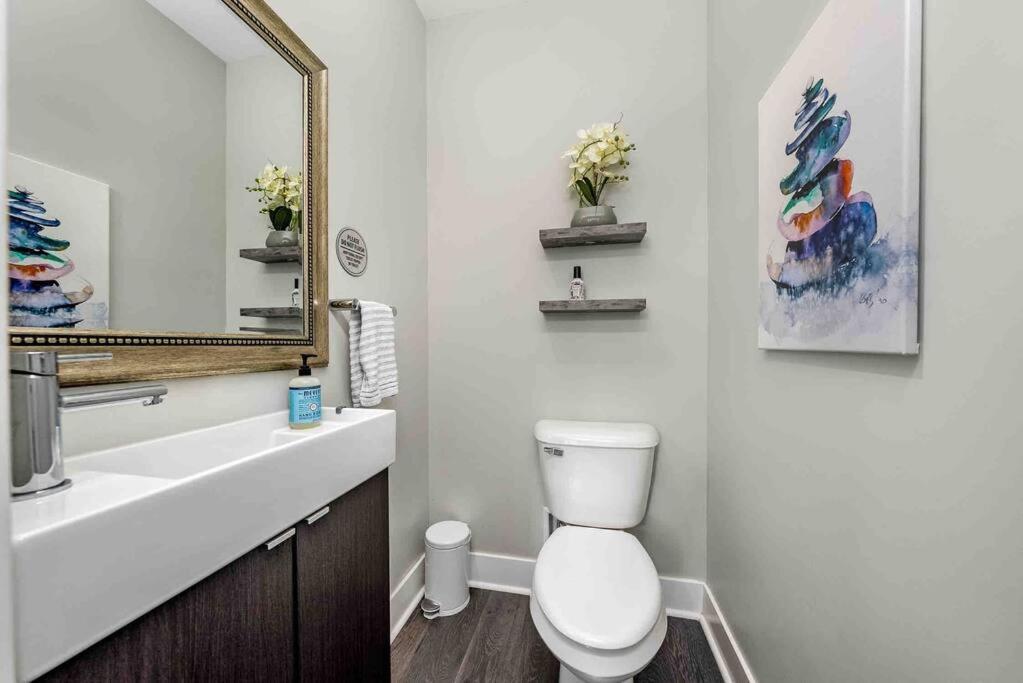 4 Bedroom 3 Bath Sleeps 10 Pet Friendly Private Backyard, 2 Car Garage, City Views, Close To All Stadiums And Casino Pittsburgh Eksteriør bilde