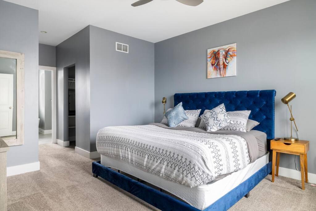 4 Bedroom 3 Bath Sleeps 10 Pet Friendly Private Backyard, 2 Car Garage, City Views, Close To All Stadiums And Casino Pittsburgh Eksteriør bilde