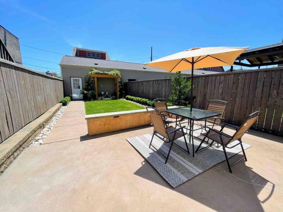 4 Bedroom 3 Bath Sleeps 10 Pet Friendly Private Backyard, 2 Car Garage, City Views, Close To All Stadiums And Casino Pittsburgh Eksteriør bilde