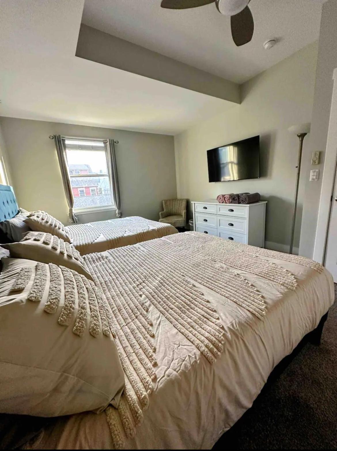 4 Bedroom 3 Bath Sleeps 10 Pet Friendly Private Backyard, 2 Car Garage, City Views, Close To All Stadiums And Casino Pittsburgh Eksteriør bilde